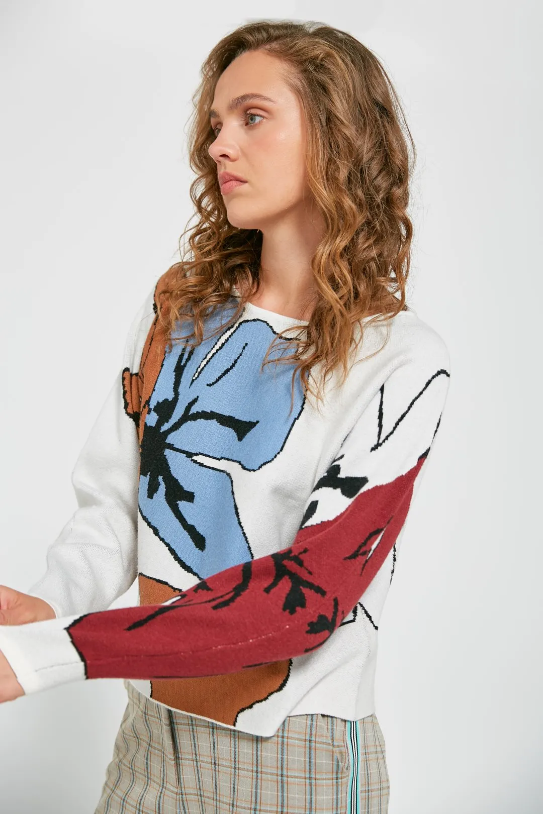 15016813 Jacquard Floral Sweater - White Print