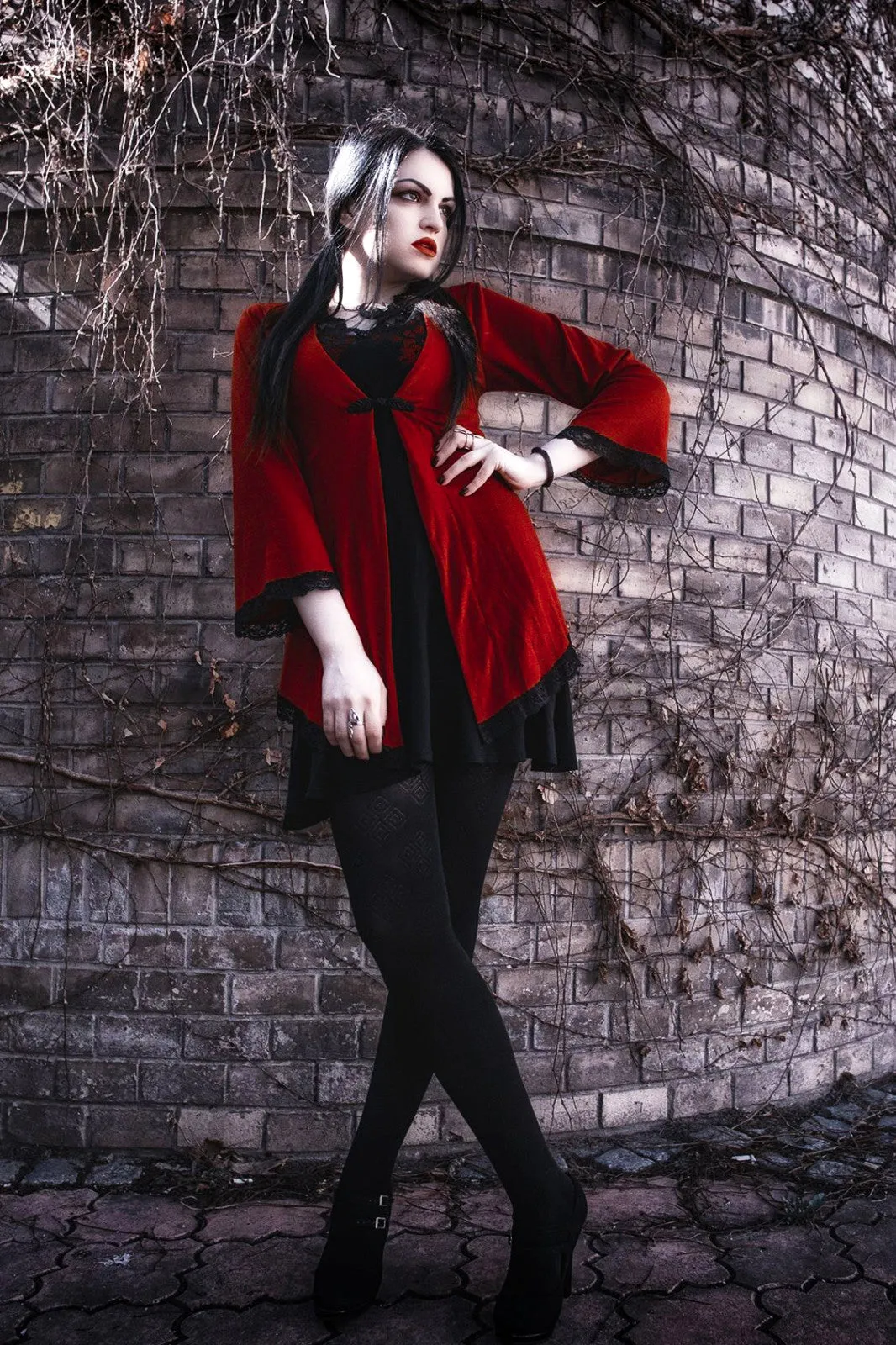 Embrace Sweater in Black Magic
