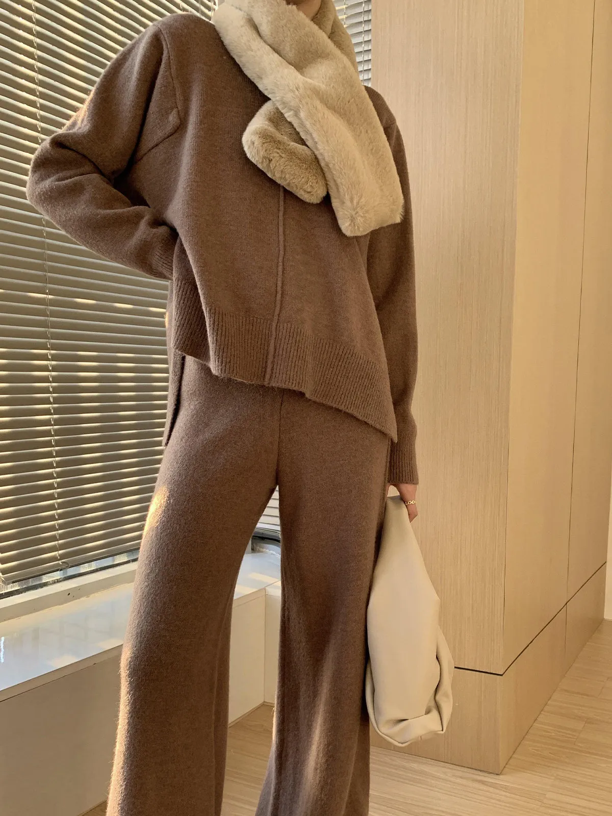 Knit Side Slit Pullover Sweater - Brown